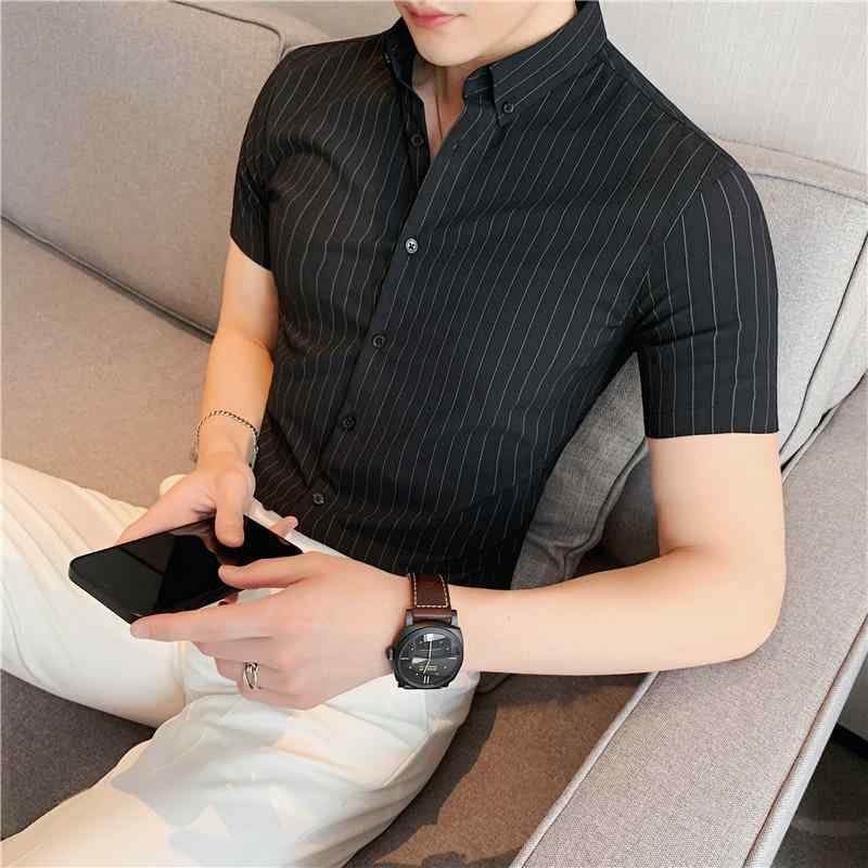 シャツ メンズ 男性用 半袖 薄手 先染め ストライプ柄 ビジネスカジュアル ストレッチ 伸縮性 スリムフィット タイト 形態安定 トップス 通勤 普段使い 春夏 韓国風
