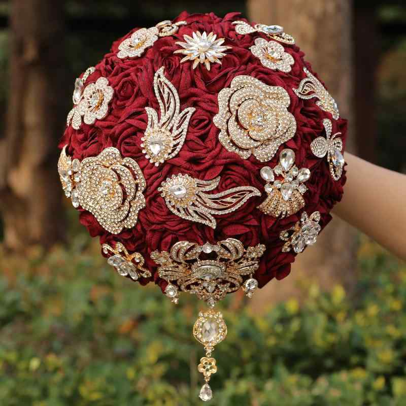 ブーケ ダークレッド 暗赤色 新婦 花嫁 ウェディング 結婚式 披露宴 ブライズメイド サテンリボン ラインストーン 花束 上品 エレガント パーティー 二次会 フォーマル お呼ばれ