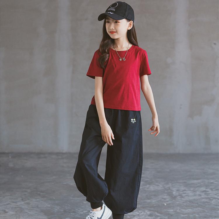 Tシャツ キッズ 女の子 ジュニア 半袖 夏物 コットン 綿 吸汗速乾 ソフトな肌触り ラウンドネック 丸首 プリント柄 韓国風 カジュアル トレンド かわいい おしゃれ 普段使い 通学 レッド ブラック