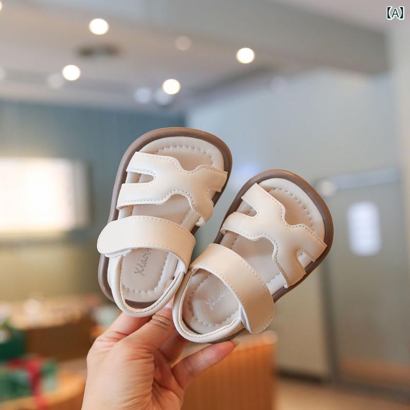 サンダル キッズ もの言う花 お坊っちゃん 御嬢さん 1歳 2歳 3歳 一塁手シューズ 朱夏シューズ 面チャック 神通力磁気テープ PUなめし革 パステル色の 軽さ 上滑り打ち切り 歩き分かりやすい 心地好い 無地 砂浜 朱夏 アウトドア 通園 旅する ベージュ 黒いこと