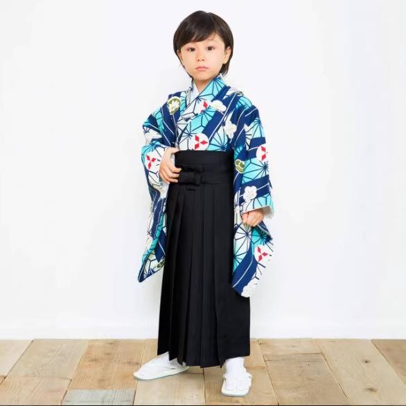 和服 着物 セット キッズ 子供 男の子 女の子 男児 女児 小学生 フォーマル 正装 礼装 ポリエステル 和風 ライトブルー 青 袴 ストライプ柄 イベント お正月 七五三 卒業式 発表会｜あじゅり