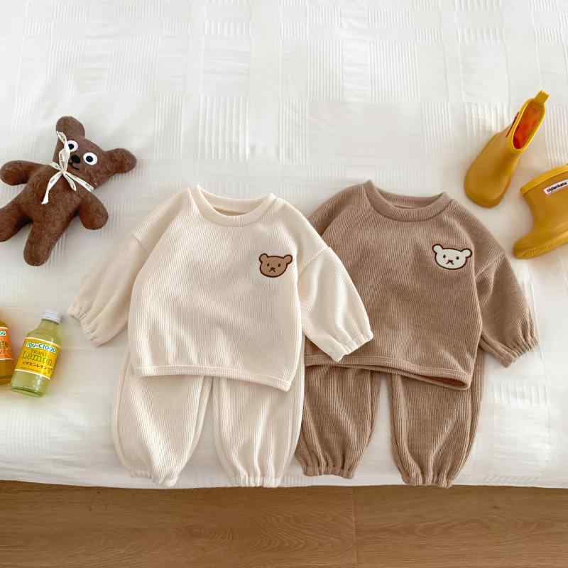 ベビー服 男女兼用 春秋冬 綿 コットン 厚手 暖かい 韓国風 かわいい キャラクター クマ柄 長袖 スウェット トレーナー ロングパンツ ズボン カジュアル 普段使い お出かけ ルームウェア ベージュ カーキ