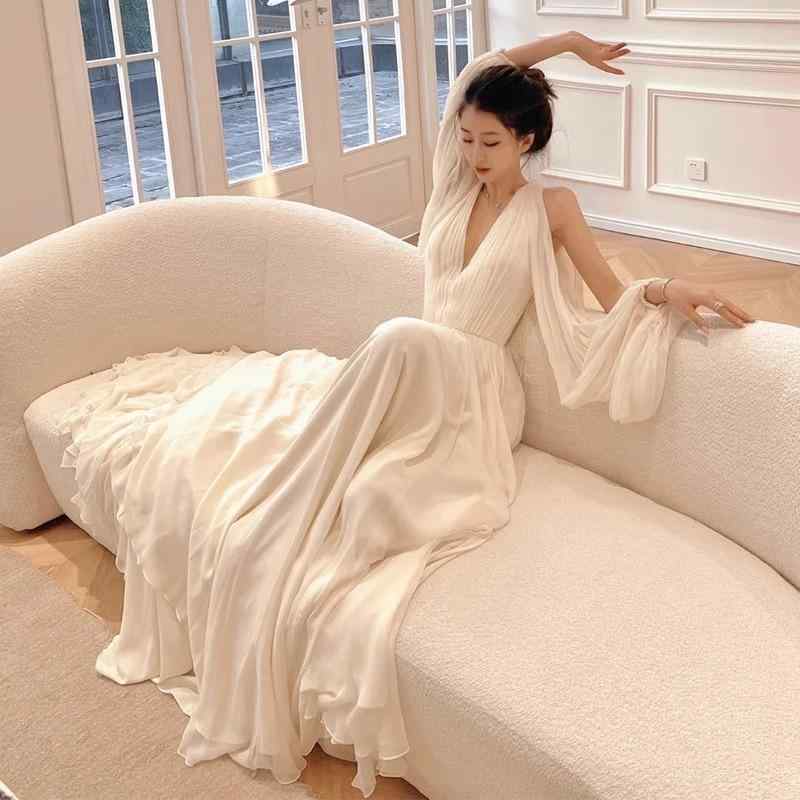 ウェディングドレス レディース ロング Aライン ノースリーブ ホルターネック バックレス ハイウエスト シフォン 白 結婚式 前撮り 挙式 二次会 パーティー エレガント|あじゅり