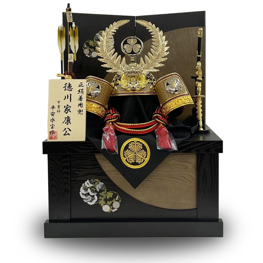 【納める台】五月あやつり人形 徳川家康 金 25号着付ける兜 納める飾りつけ 月明かり型神代 タモ 神代杉  五月あやつり人形 端午の節句 兜飾りつけ パウダーコンパクト飾りつけ 着付ける兜