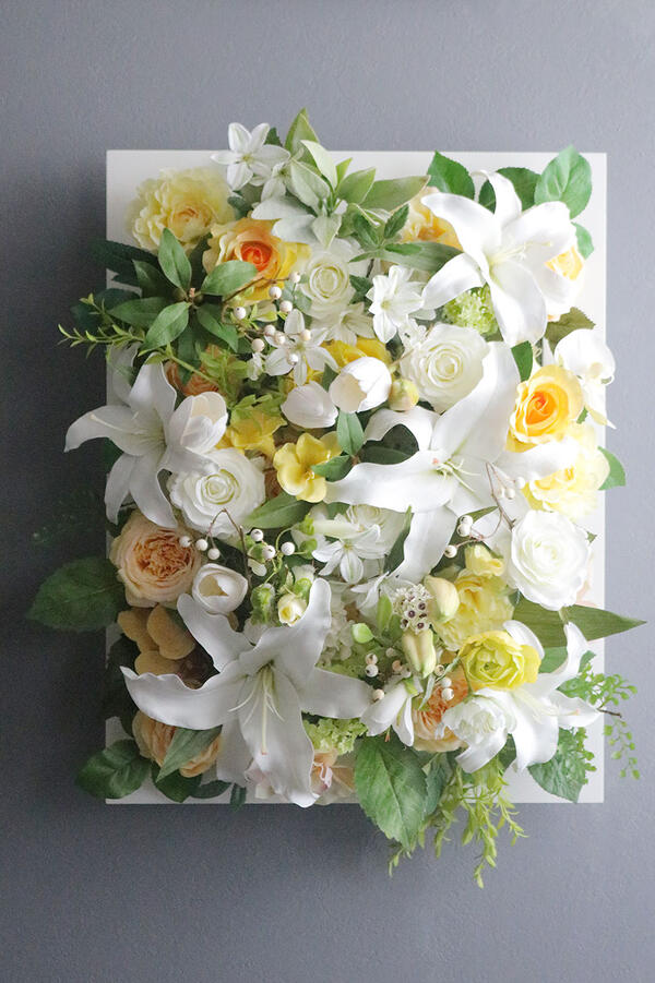 カサブランカ×白いこと＆黄色サクラ色 一こま表現スタイル（造花）