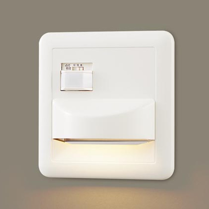 LGBC70069 パナソニック フットライト 明るさセンサ付 小丸電球5W相当 電球色｜あかり電材 店