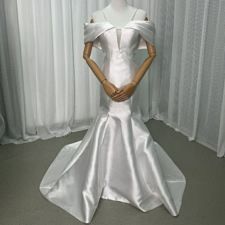 ウエディングドレス キャミソール オフショルダー 光沢サテン マーメイドライン くるみボタン 結婚式｜暁_ASUSA