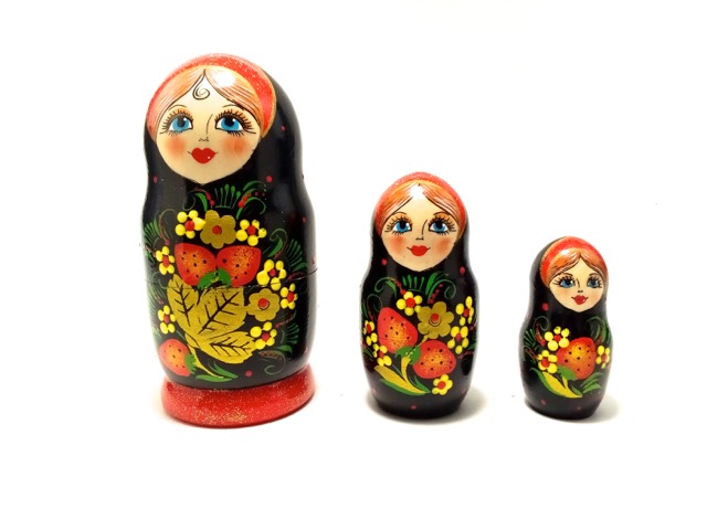 楽天市場】笑い顔 マトリョーシカ 5個組 11cm いちご ホフロマ柄 BLACK
