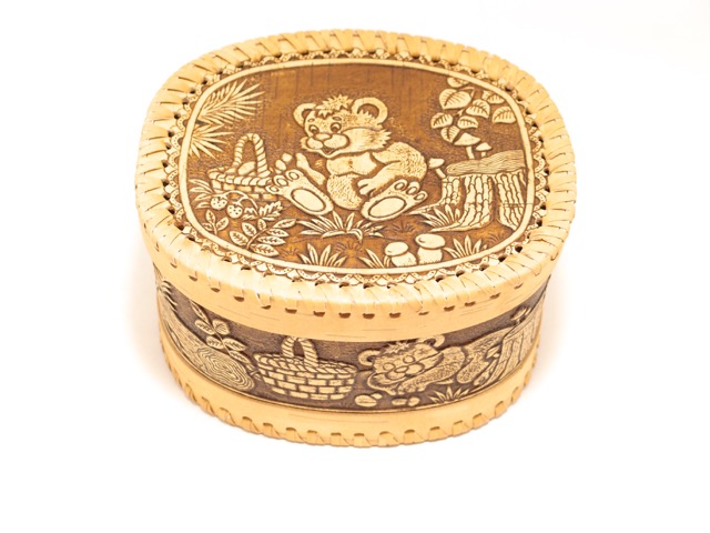 楽天市場】ロシアの民芸品 ホフロマ塗「豪華絢爛・小箱（大）」鳥と苺