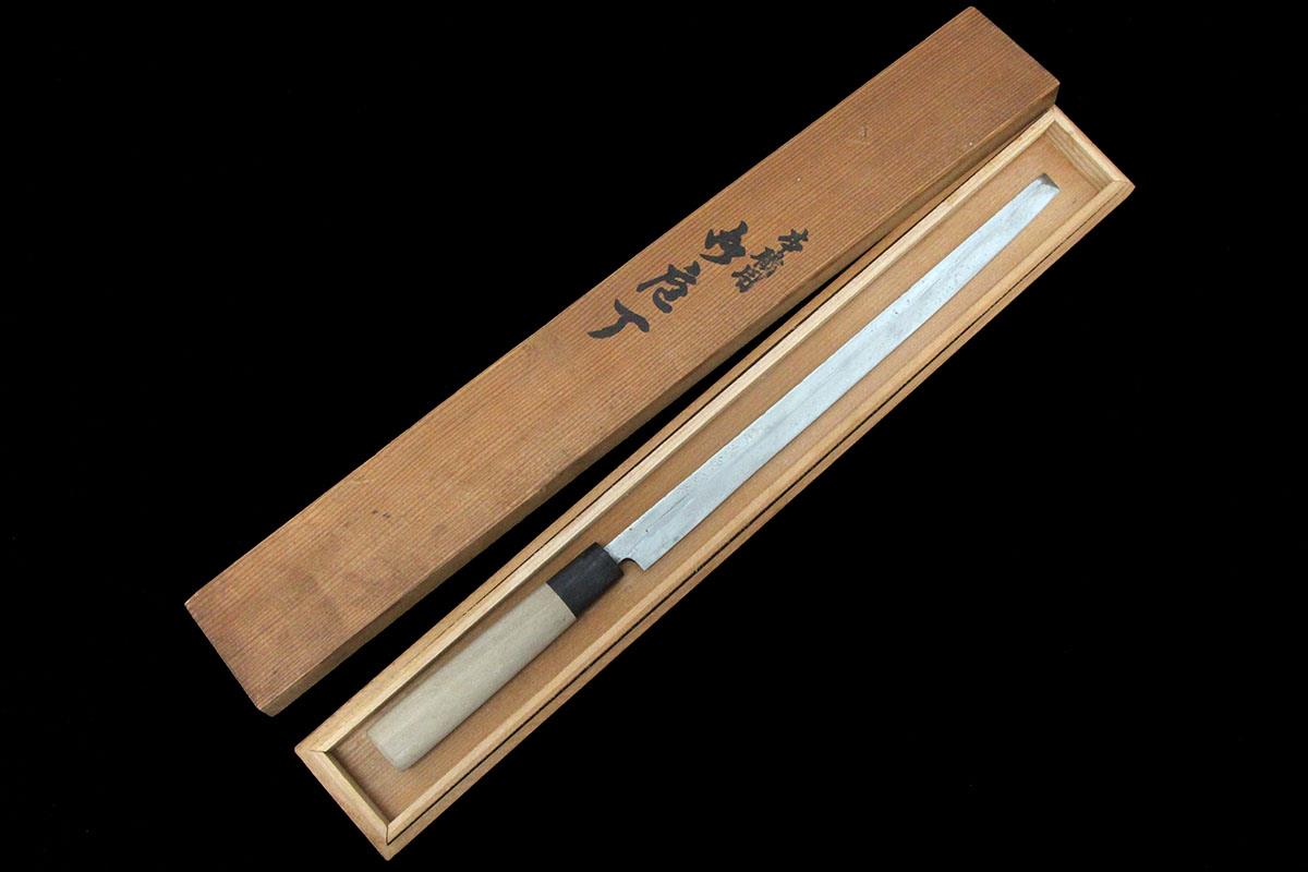 【中古】【並品】保ち合い國行 蛸引包丁 本焼 尺一 朴柄 桐箱付 KN02-A9989-2L4 タコ引っ張ること 刺身まかない方 一切れを捌く薄からだ付き 関東型 中古