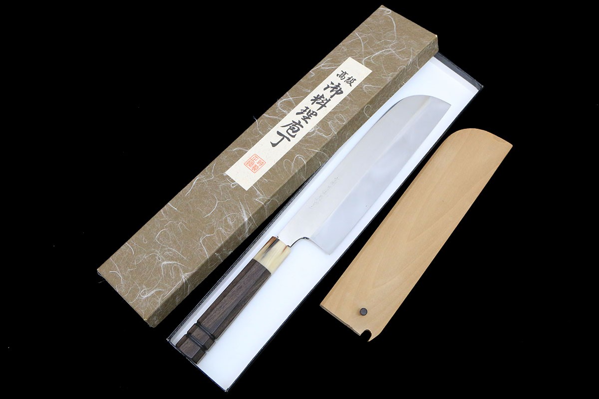 【中古】【極美品】高鳳正國 鎌型薄刃まかない方 水焼本焼 八寸 まっ黒柄 鞘付・箱付 KN02-B5716-2L4 高鳳正國 鎌型薄刃まかない方 水焼本焼 八寸 まっ黒柄 鞘付 箱付