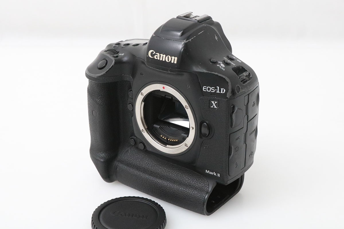 【中古】【お買い得品】キヤノン EOS-1D X Mark II ボディ CA01-M4483-3U4A-ψ 一眼レフ EFマウント フルサイズ 防塵 ライブビュー 4K｜アキバ流通プラス店
