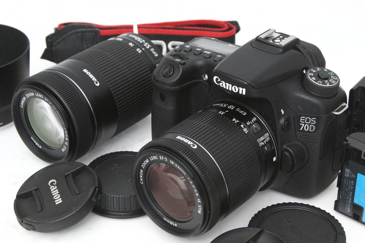 【中古】【並品】キヤノン EOS 70D ダブルズームキット（センサー清掃済み） CA01-R4634-2P2B CANON キヤノン EFマウント EOS 一眼レフ APS-C