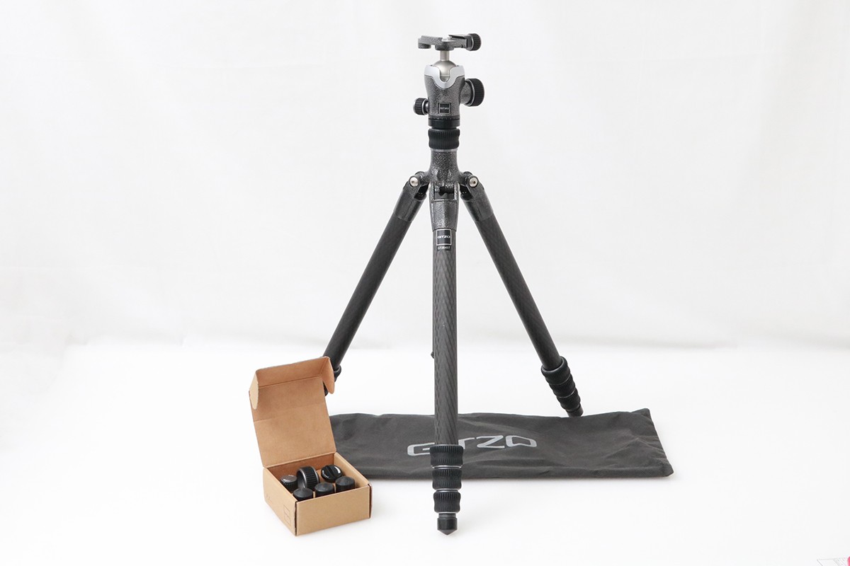 【中古】【美品】GITZO GT2545T (GH1382QD雲台 キーパー2545-SP検査と修理一揃いの道具書き割り) CA01-M5382-2J2 ジッツオ GITZO 三脚架 4段 捩じり鍵を掛ける