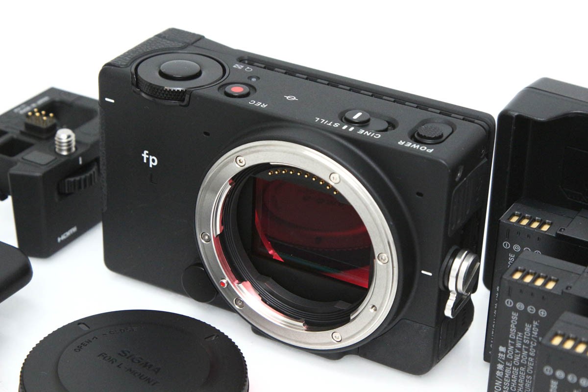 【中古】【美品】シグマ SIGMA fp L ボディ(純正予備バッテリー/センサー清掃済） CA01-R3752-2Q1A Lマウント フルサイズ 中古｜アキバ流通プラス店