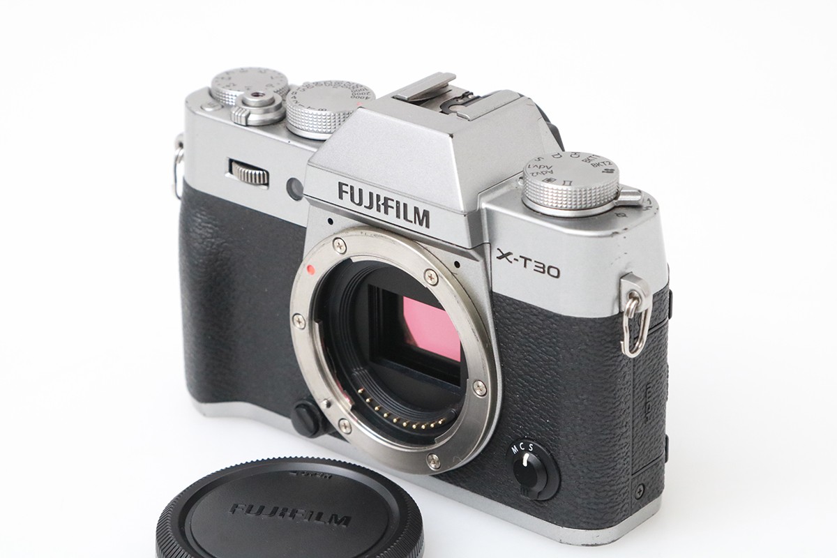 【中古】【お買い得品】富士フイルム FUJIFILM X-T30 ボディ [シルバー] CA01-M6207-2P1B Xマウント APS-C EVF 中古