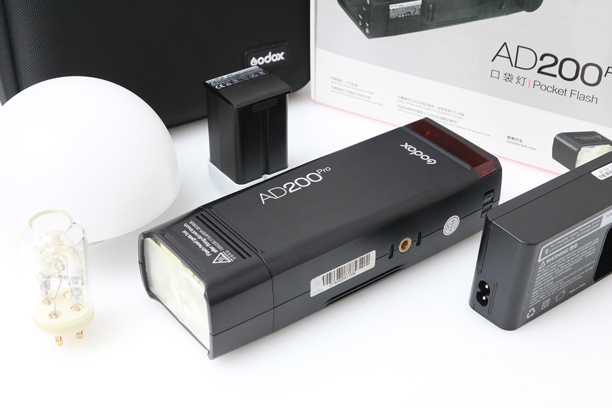 【中古】【美品】ゴドックス AD200Pro CA01-M6752-2E3 GODOX 閃光電球