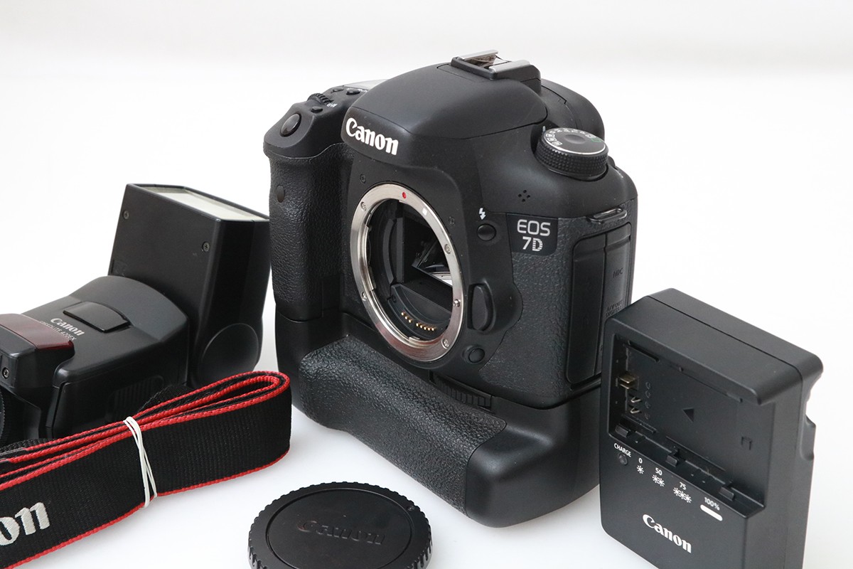 【中古】【良品】キヤノン EOS 7D 上半身 CA01-M6849-2Q3 CANON キヤノン EFマウント EOS 一眼二眼レフ APS-C