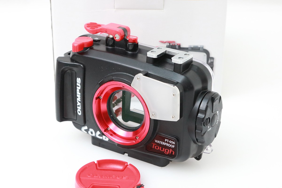【中古】【ジャンク品】オリンパス PT-056 雨合羽プロテクター CA01-M6706-2E4 オリンパス OLYMPUS 水中映画化 雨合羽写真機容れもの 水中 スキューバダイビング