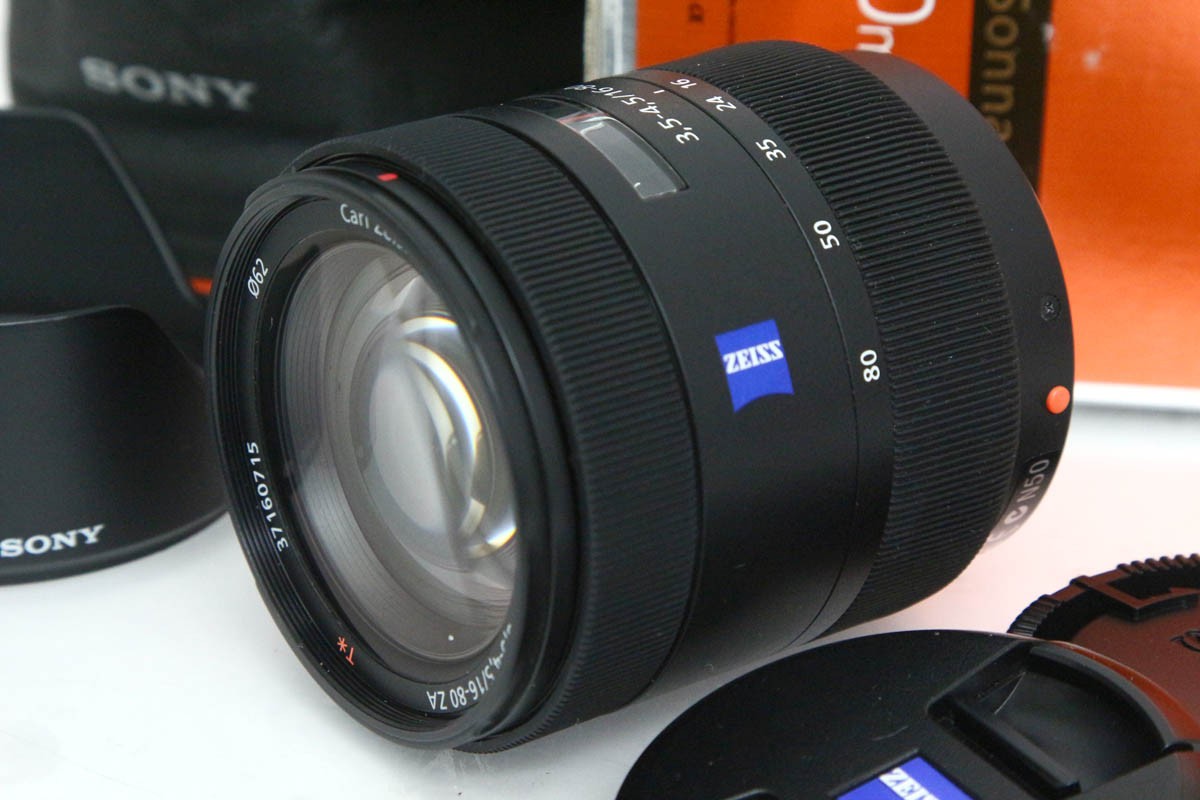 【中古】【良品】ソニー Vario-Sonnar T＊ DT 16-80粍 F3.5-4.5 ZA SAL1680Z CA01-R5476-2B3 SONY ソニー α Aマウント 標準尺度望遠レンズ AF/MF