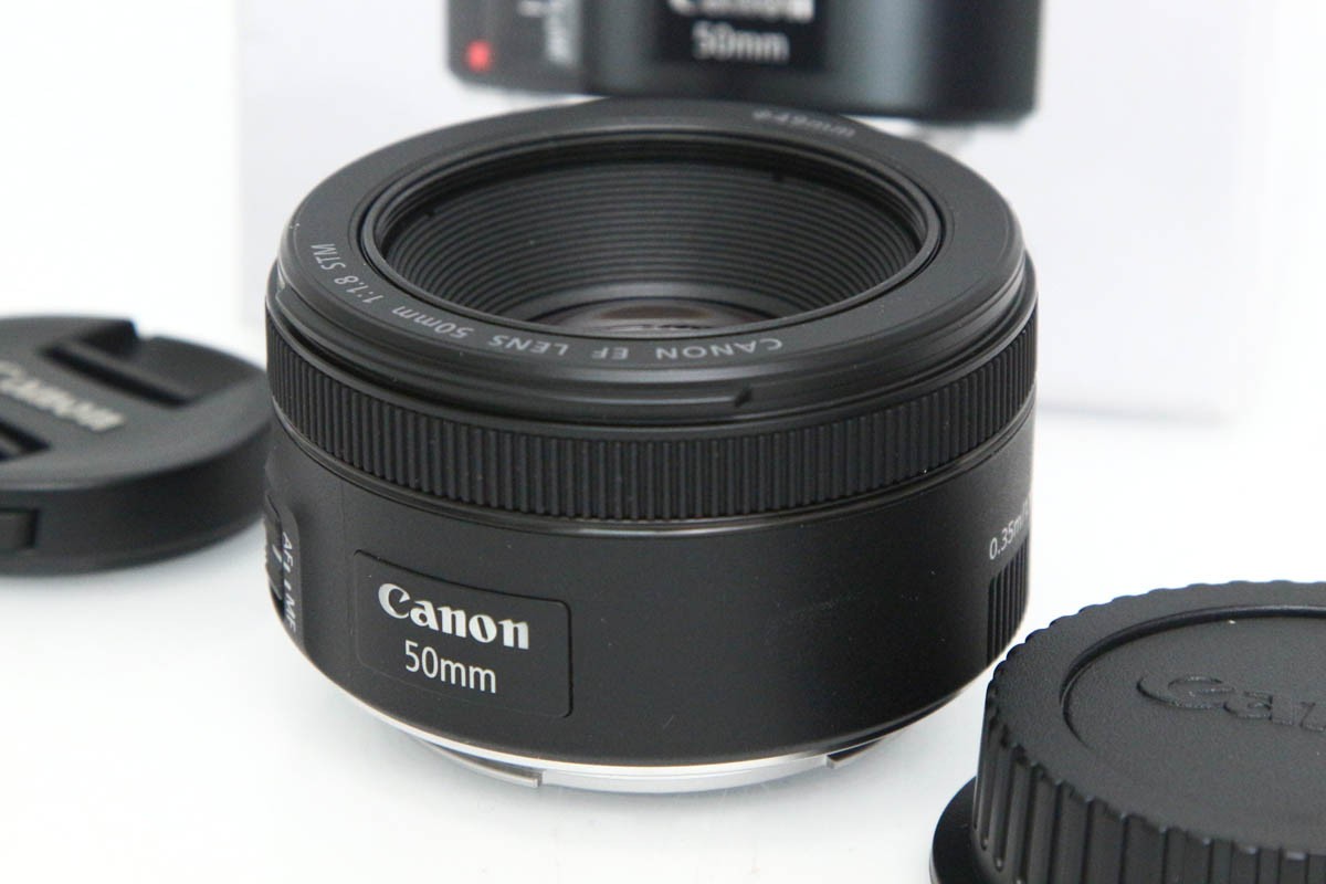 【中古】【美品】キヤノン EF50粍 F1.8 STM CA01-R5491-2B3 Canon EFマウント フルサイズ 単興味の中心 中古