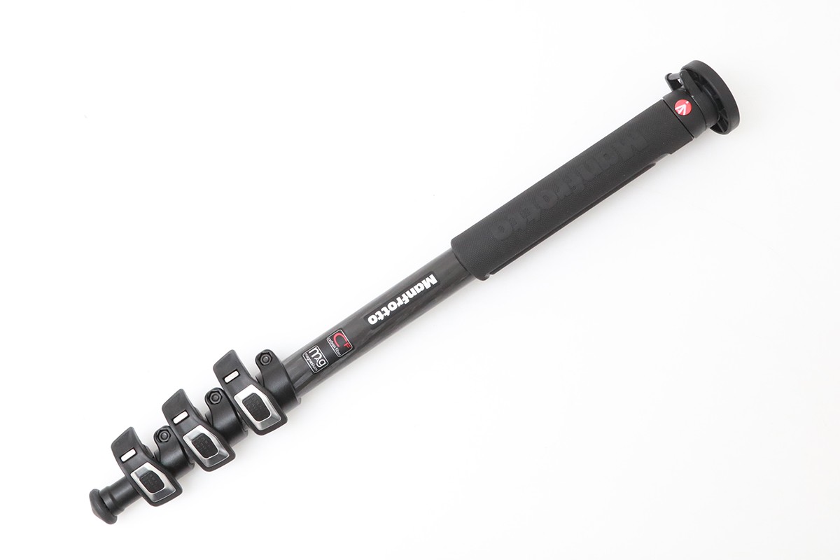 【中古】【良品】マンフロット XPRO monopod+ カーボンファイバー一脚4段 MPMXPROC4 [黒] CA01-M6742-3W マンフロット Manfrotto 一脚 4段｜アキバ流通プラス店