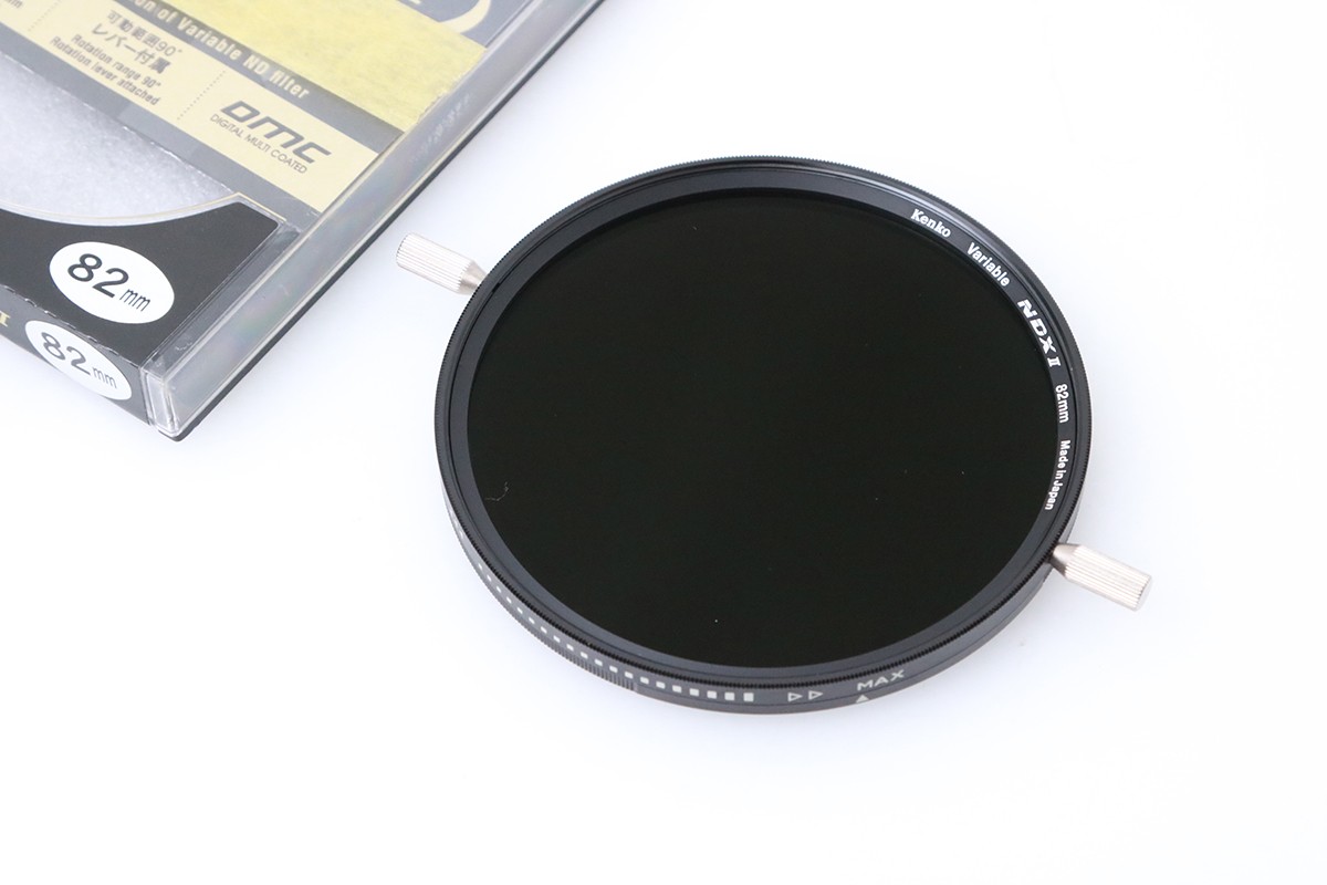 【中古】【極美品】ケンコー バリアブルNDXII 82粍 CA01-M6727-2D2F ケンコー Kenko 水晶体水漉し 変数ND