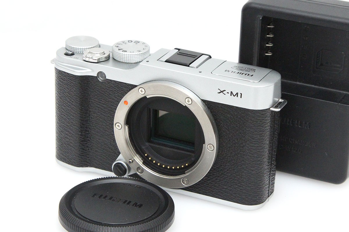 【中古】【良品】富士フイルム FUJIFILM X-M1 ボディ [シルバー]（センサー清掃済み） CA01-P426-3V2A FUJIFILM Xマウント APS-C 中古