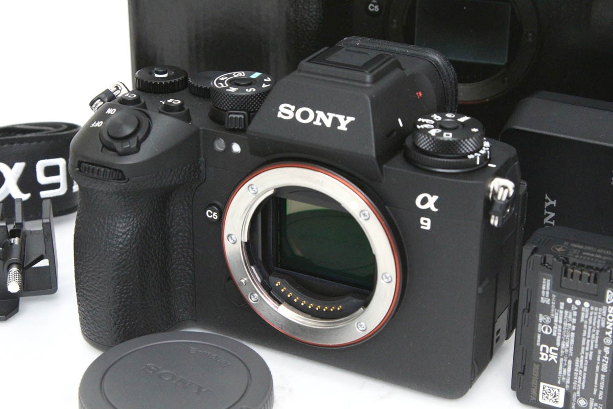 【中古】【美品】ソニー α9 III ILCE-9M3 ボディ [ブラック]（センサー清掃済み） CA01-R4612-2K4 SONY ソニー α Eマウント ミラーレス フルサイズ 手ブレ補正 4K対応