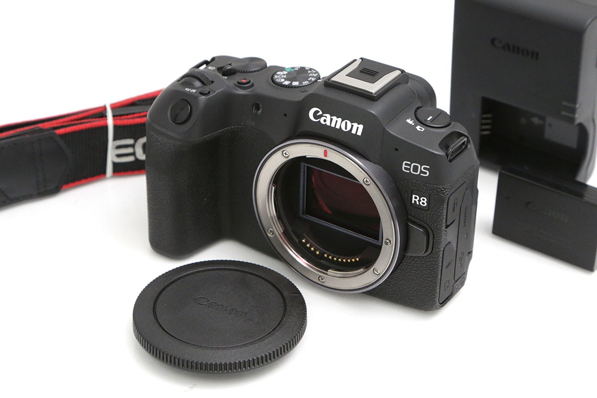 【中古】【極美品】キヤノン EOS R8 ボディ（センサー清掃済み） CA01-B3677-3V1B Canon RFマウント フルサイズ EVF 中古