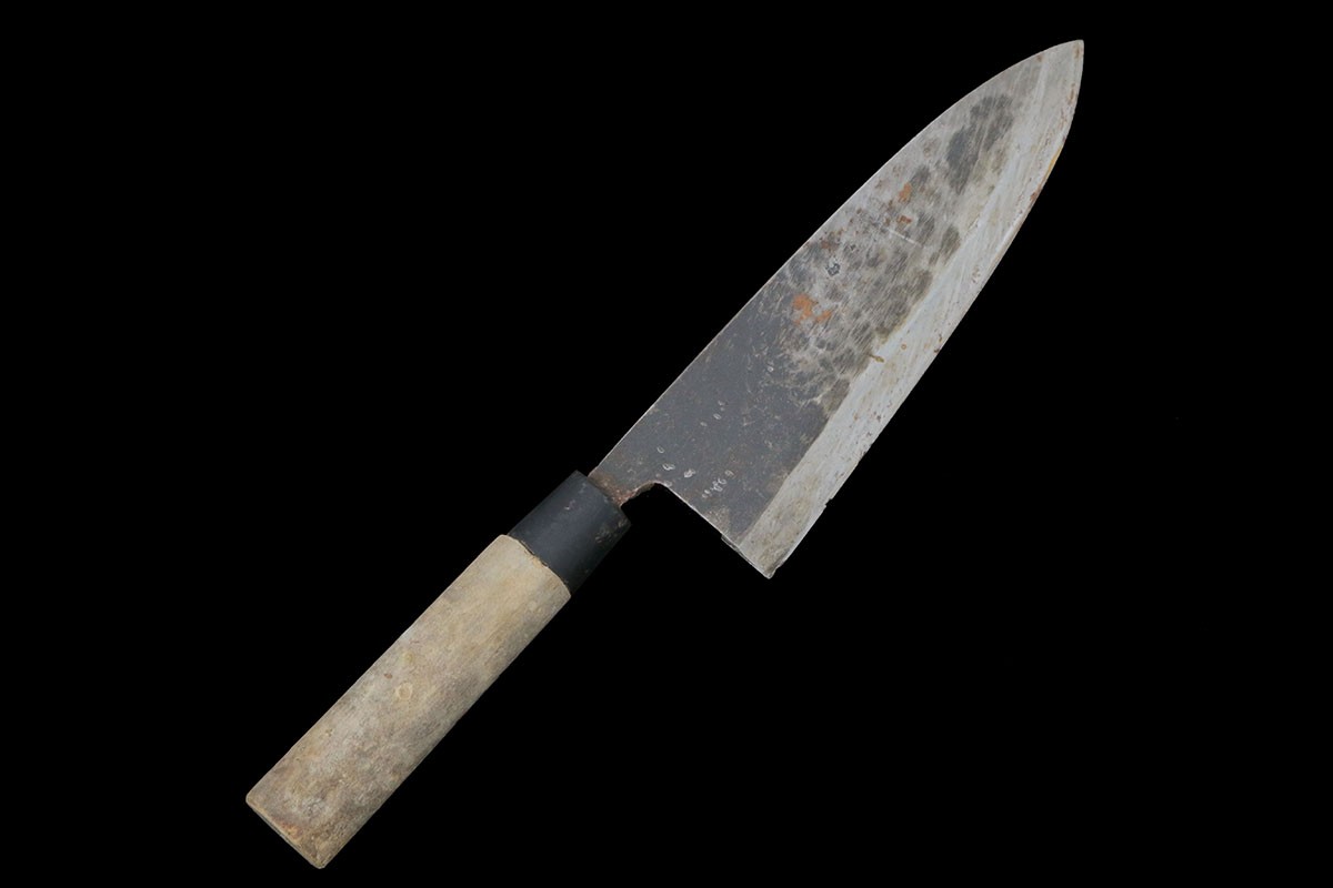 【中古】【良品】有次 出刃 霞 八寸 黒打 朴柄 KN02-B4239-2L1A 有次 出刃 霞 八寸 黒打 朴柄