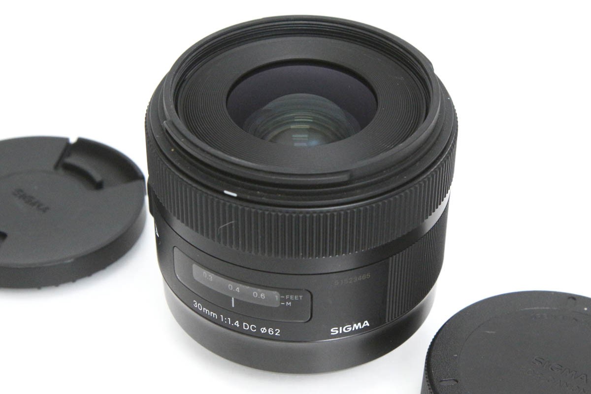 【中古】【良品】シグマ 30mm F1.4 DC HSM キヤノン用 CA01-R4158-2N2C シグマ SIGMA キヤノンEFマウント 単焦点 AF/MF APS-C 大口径