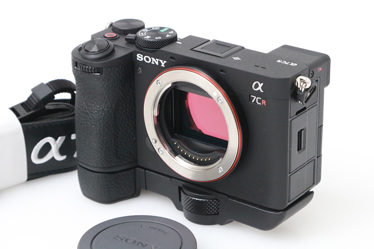【中古】【美品】ソニー α7CR ILCE-7CR ボディ [ブラック] （センサー清掃済み） CA01-M5862-2S1 SONY Eマウント フルサイズ 5軸手ブレ補正 EVF 中古 166,400円