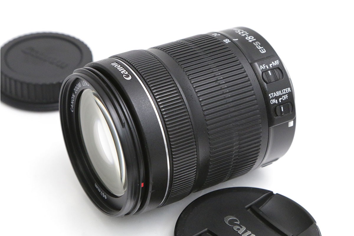 【中古】【並品】キヤノン EF-S18-135mm F3.5-5.6 IS STM CA01-B4985-2A2F CANON キヤノン EFマウント 標準ズーム AF/MF APS-C 手ブレ補正 高倍率｜アキバ流通プラス店