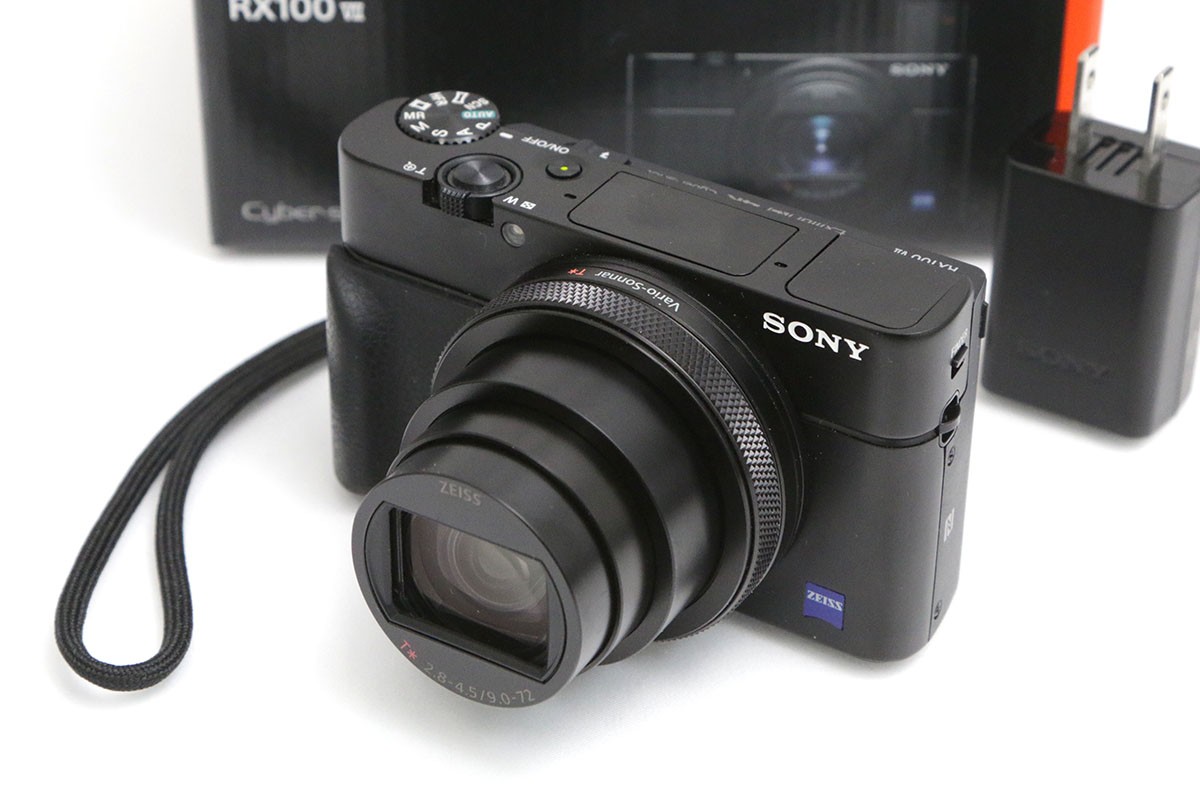【中古】【美品】ソニー サイバーショット DSC-RX100M7（純正予備バッテリー付属） CA01-B5006-2Q3 SONY デジカメ コンデジ 光学ズーム 手ブレ補正 中古
