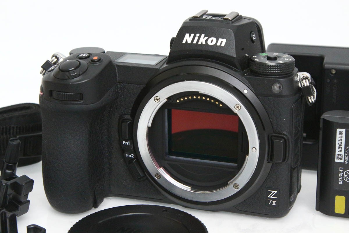 【中古】【良品】ニコン Z 7II ボディ CA01-R4802-3V1C Nikon Zマウント フルサイズ 5軸手ブレ補正 EVF 中古｜アキバ流通プラス店