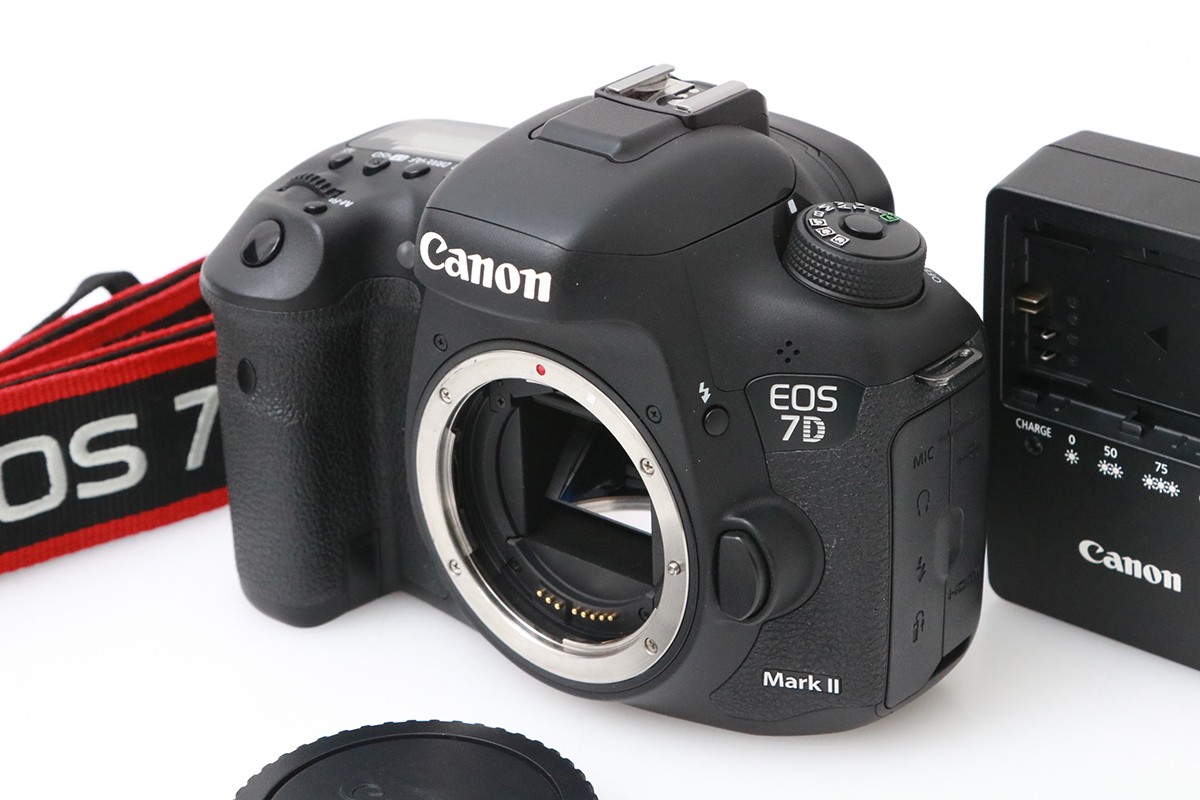 【中古】【美品】キヤノン EOS 7D Mark II ボディ CA01-M6310-2Q1B Canon EFマウント APS-C 中古