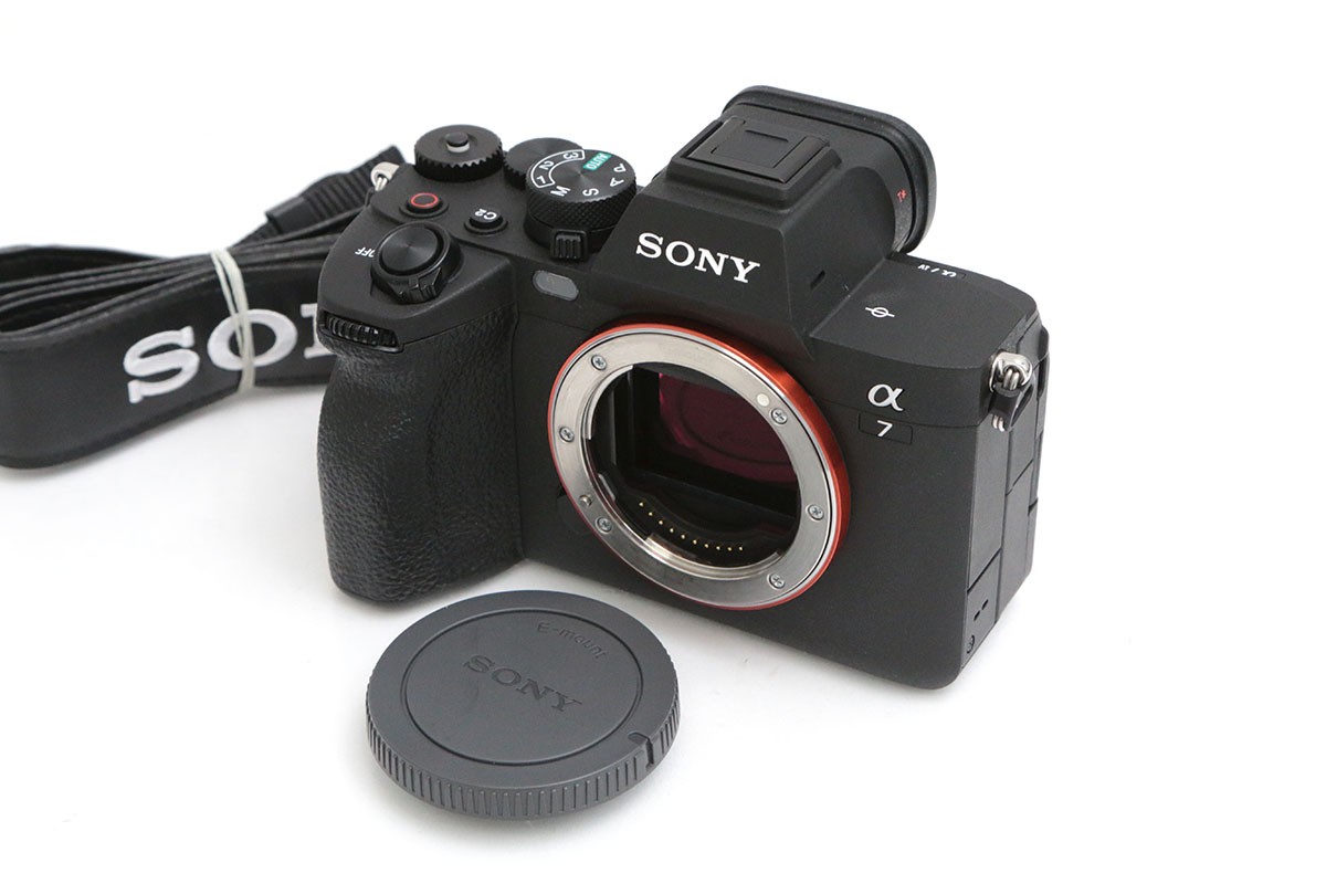 【中古】【美品】ソニー α7 IV ILCE-7M4 ボディ（センサー清掃済み） CA01-B5330-2S3 SONY Eマウント フルサイズ 5軸手ブレ補正 EVF 中古