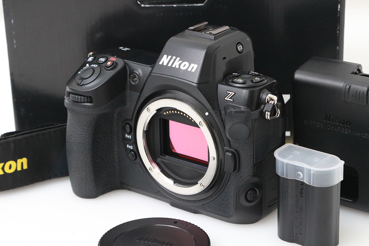 【中古】【良品】ニコン Z 8 ボディ （純正予備バッテリー/センサー清掃済） CA01-M6257-2Q4 Nikon Zマウント フルサイズ 5軸手ブレ補正 EVF 中古