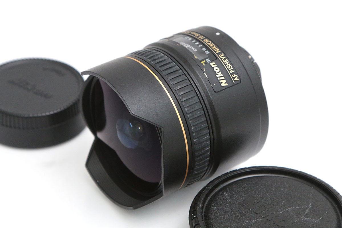 【中古】【並品】ニコン AF DX Fisheye-Nikkor 10.5粍 f/2.8G ED CA01-B5348-3W1C ニコン Fマウント Nikon 単興味の中心 NIKKOR AF APS-C フィッシュアイ 魚眼