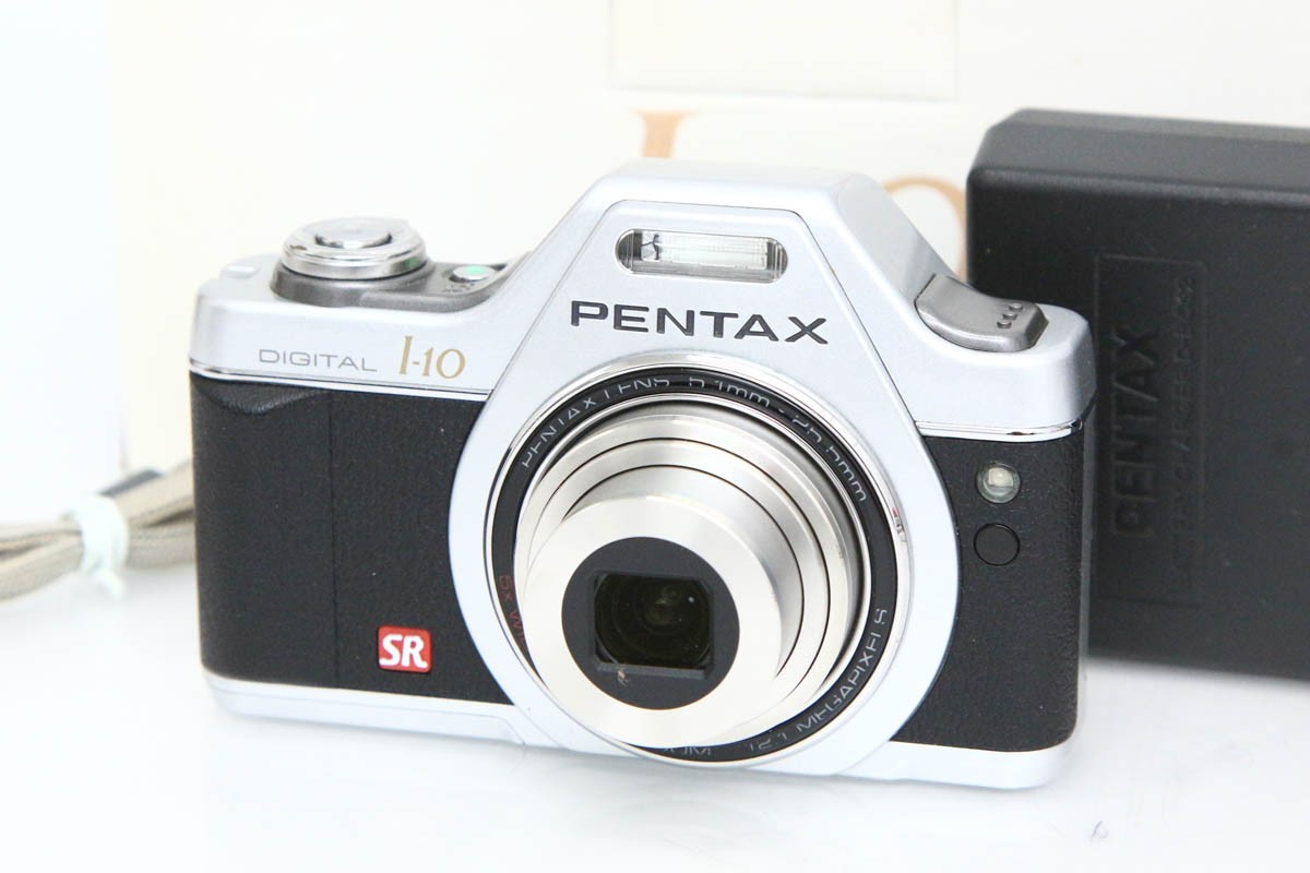 【中古】【良品】ペンタックス Optio I-10［クラシックシルバー］ CA01-R4904-2P4 PENTAX デジカメ コンデジ 光学ズーム 手ブレ補正 中古