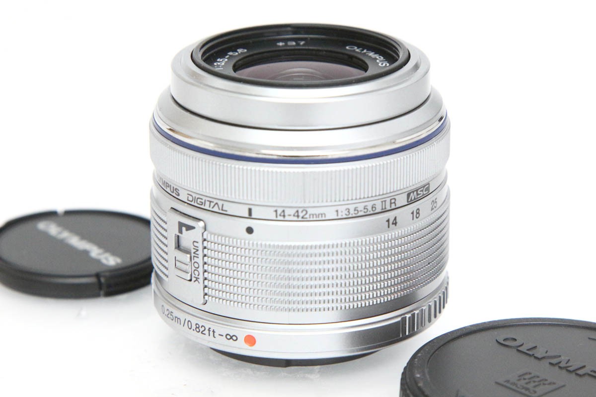 【中古】【お買い得品】オリンパス M.ZUIKO DIGITAL 14-42粍 F3.5-5.6 II R [しろがね色] CA01-R5115-2O1B OLYMPUS マイクロフォーサーズ 標準尺度望遠レンズ 中古