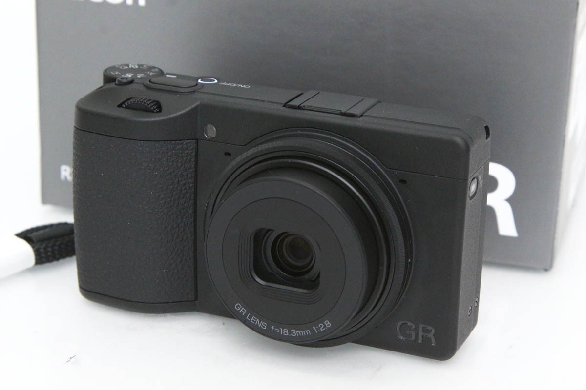 【中古】【美品】リコー RICOH GR IV Monochrome CA01-R5334-2K2 リコー RICOH GR APS-C 顔意識すること 手ブレ手を加える