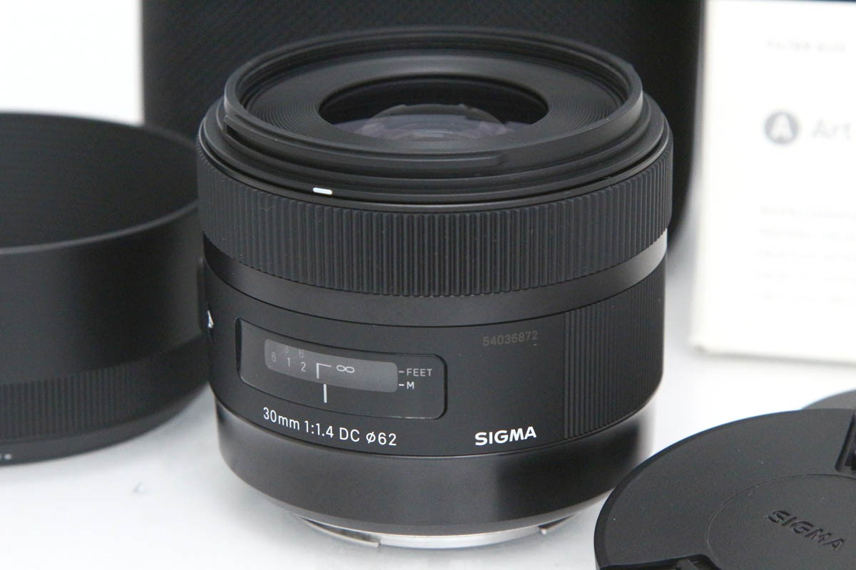 【中古】【美品】シグマ 30粍 F1.4 DC HSM [キヤノン用] CA01-R5384-3X4 SIGMA EFマウント APS-C 大差しわたし 単興味の中心 中古