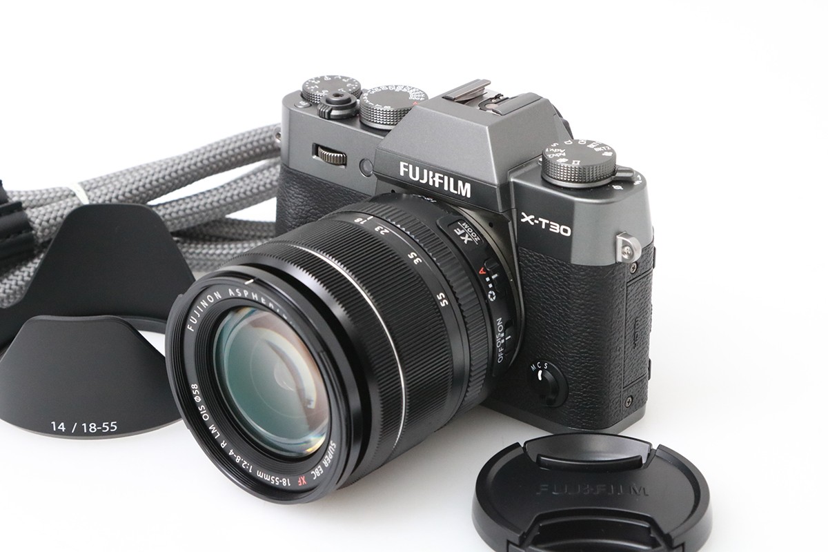 【中古】【美品】富士フイルム FUJIFILM X-T30 18-55粍水晶体一揃いの道具 [濃灰色しろがね色] CA01-M6671-3V1C 富士フイルム FUJIFILM Xマウント 鏡鑑受け答え APS-C 4K相応う