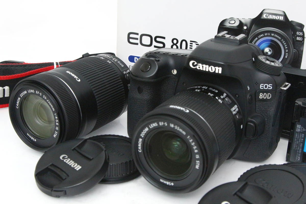 【中古】【良品】キヤノン EOS 80D ダブルズームキット CA01-R5552-3W4 Canon EFマウント APS-C 標準尺度望遠レンズ 望遠望遠レンズ 手ブレ手を加える 水晶体付き添い人 書き割り 中古