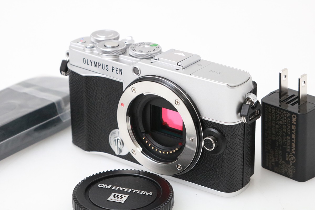 【中古】【美品】オリンパス OLYMPUS PEN E-P7 上半身 [しろがね色] CA01-M6796-3U4B マイクロフォーサーズ 5軸手ブレ手を加える 中古