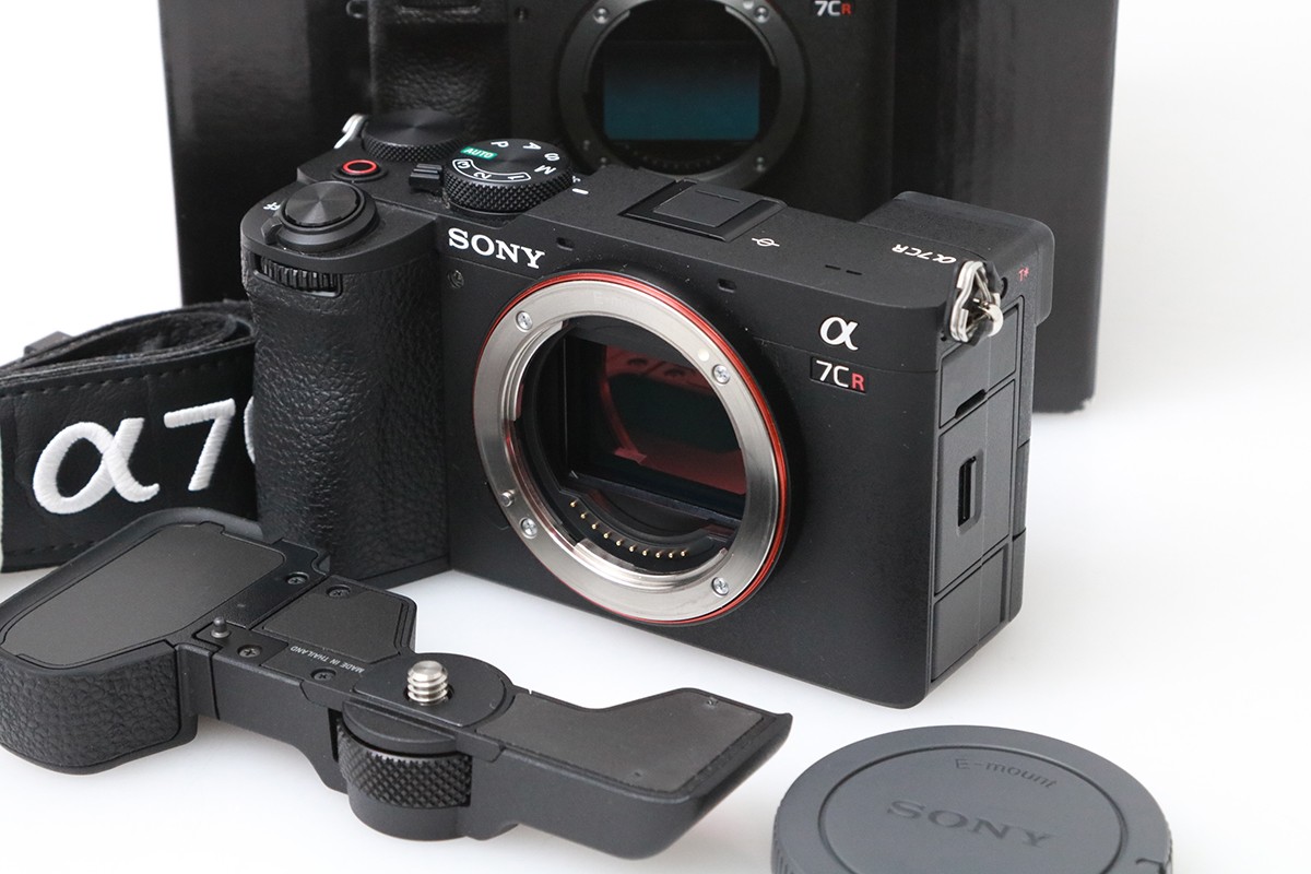 【中古】【美品】ソニー α7CR ILCE-7CR 上半身 黒いこと CA01-M6812-3Y3 SONY Eマウント フルサイズ 5軸手ブレ手を加える EVF 中古