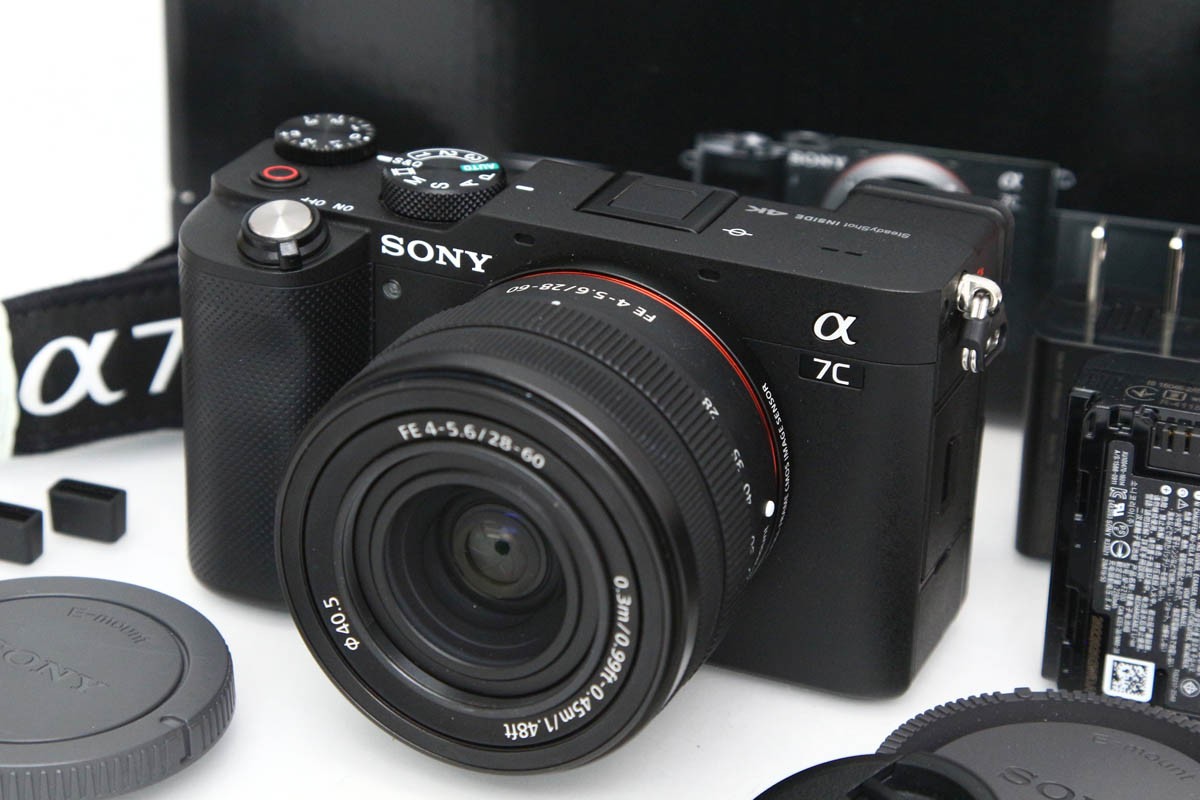 【中古】【美品】ソニー α7C ILCE-7CL ズームレンズキット [ブラック] CA01-R6242-2P5 SONY Eマウント フルサイズ 5軸手ブレ補正 EVF 標準ズーム レンズ付き セット 中古｜アキバ流通プラス店