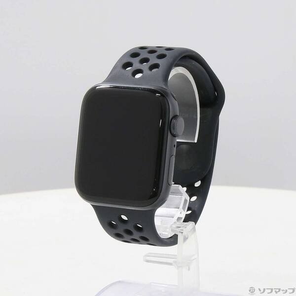 【中古】Apple(アップル) Apple Watch SE 第1時人 Nike GPS 44粍 スペースグレイアルミニウムケース アンスラサイト／黒いことNike運動競技ダンス楽隊 【198-ud】